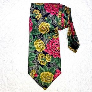Bruno Ferrari vintage silk floral tie, made in Italy, pink, green, beige